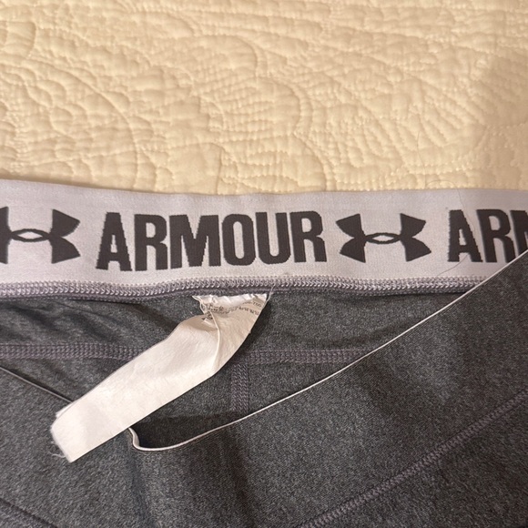 Under Armour Charcoal Leggings - Picture 2 of 3